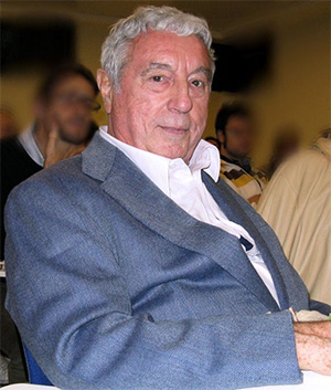 Sergio Bonelli - Hem şirketin sahibi hem de kahramanların bazılarının efsanevi çizeri. Bazı sayılarda Guido Nolitta takma adını kullanmıştır.